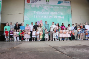 Парад близнецов и двойняшек Парад близнецов и двойняшек.