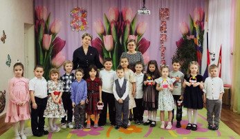 8 марта в группе "Лунтик" 8 марта в группе "Лунтик".