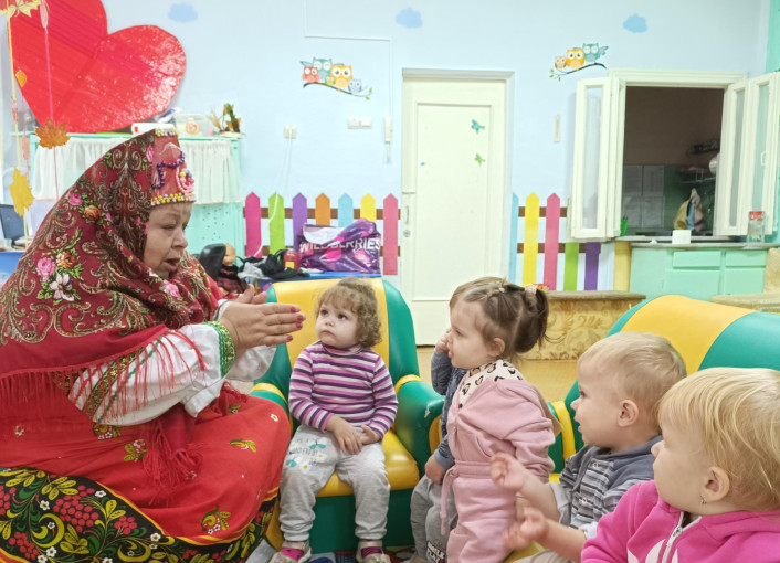 В гостях у ребят Бабушка-рассказушка В гостях у ребят Бабушка-рассказушка.